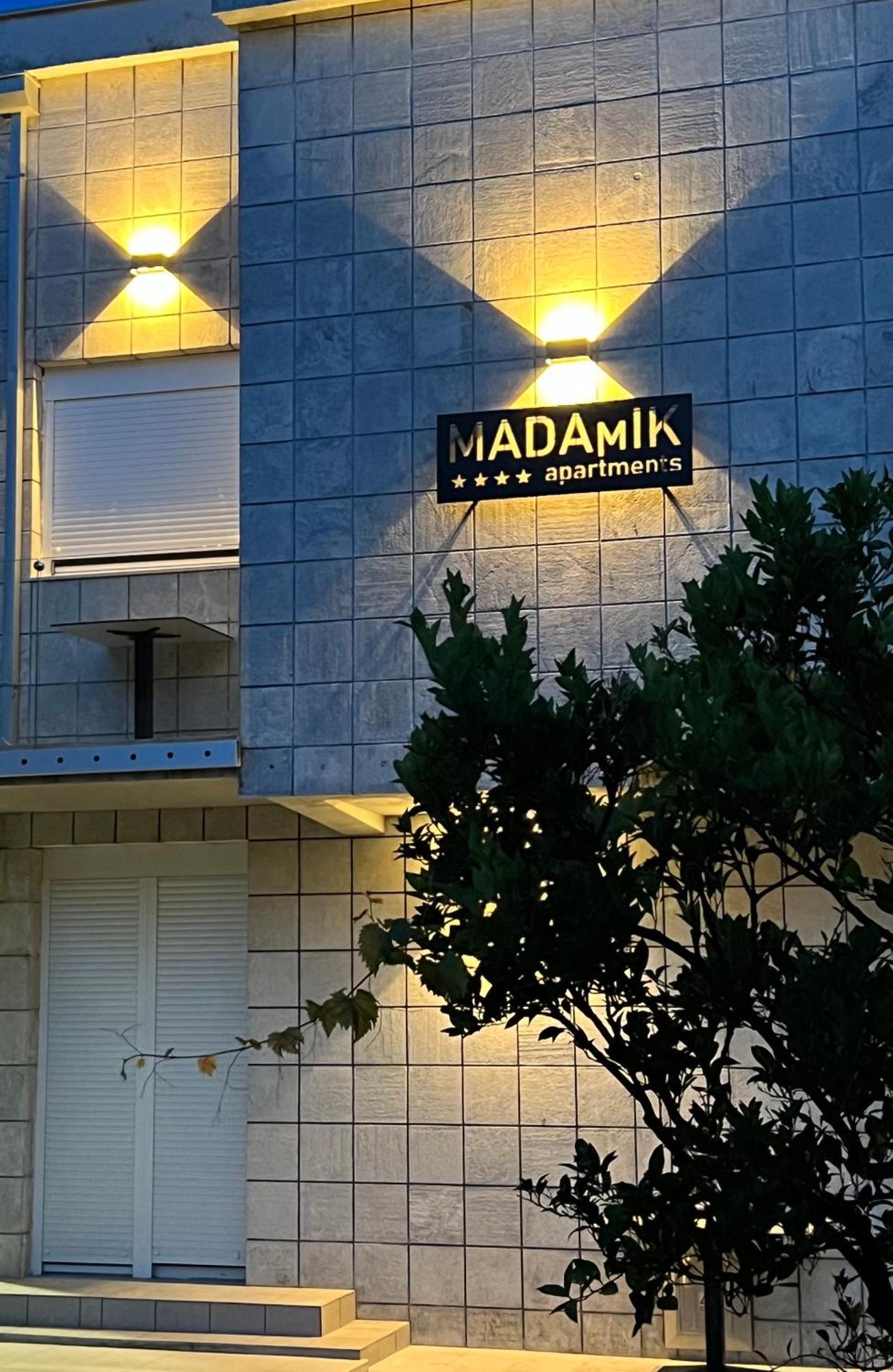 Madamik Apartments Bijela Dış mekan fotoğraf
