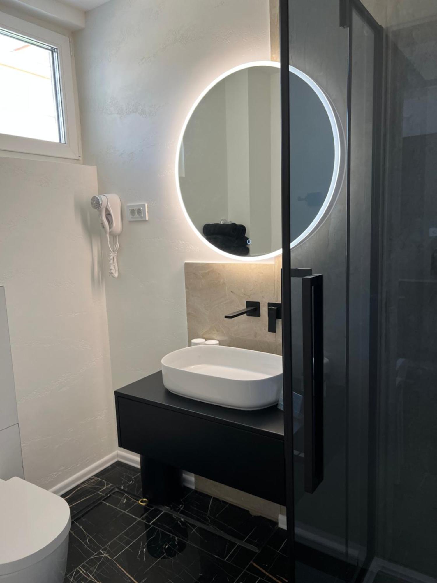 Madamik Apartments Bijela Dış mekan fotoğraf