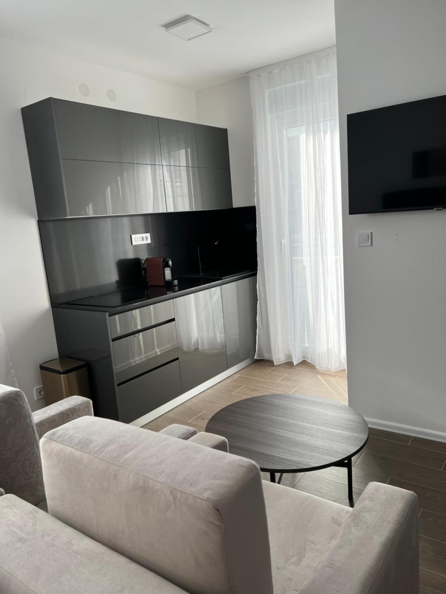 Madamik Apartments Bijela Dış mekan fotoğraf